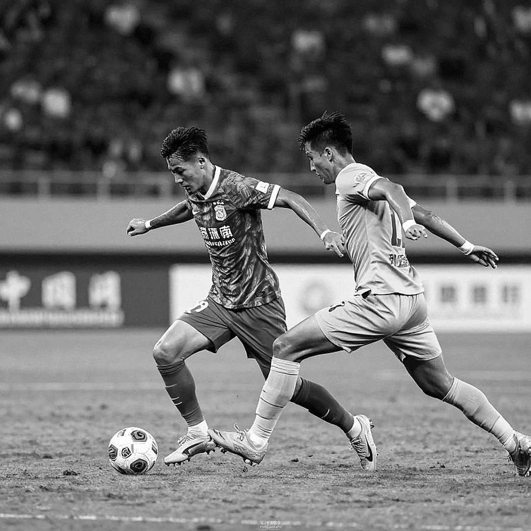 V.League và cơn sốt pressing thầm lặng: Khi bảng số Việt Nam tự kể chuyện