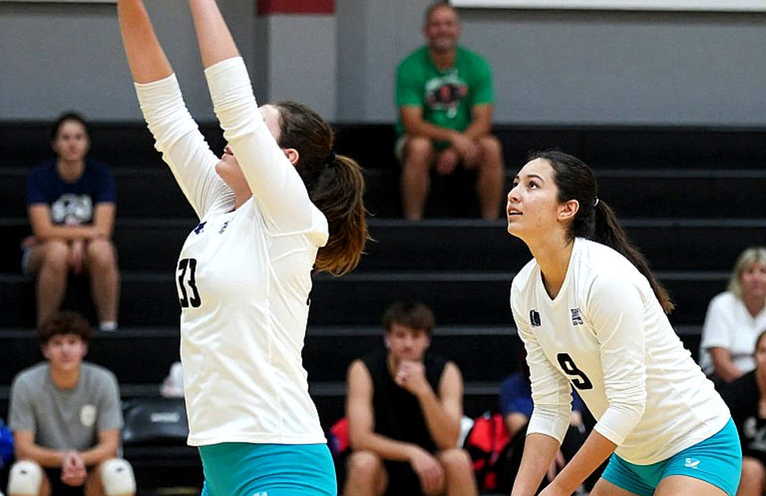Nebraska quét sạch Creighton: Kỷ lục khán giả và sự trỗi dậy của bóng chuyền nữ đại học Mỹ