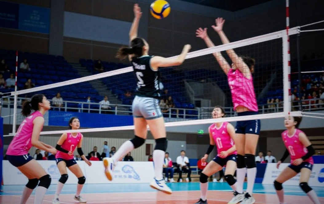 Nebraska quét sạch Creighton: Kỷ lục khán giả và sự trỗi dậy của bóng chuyền nữ đại học Mỹ Nebraska quét sạch Creighton: Kỷ lục khán giả và sự trỗi dậy của bóng chuyền nữ đại học Mỹ
