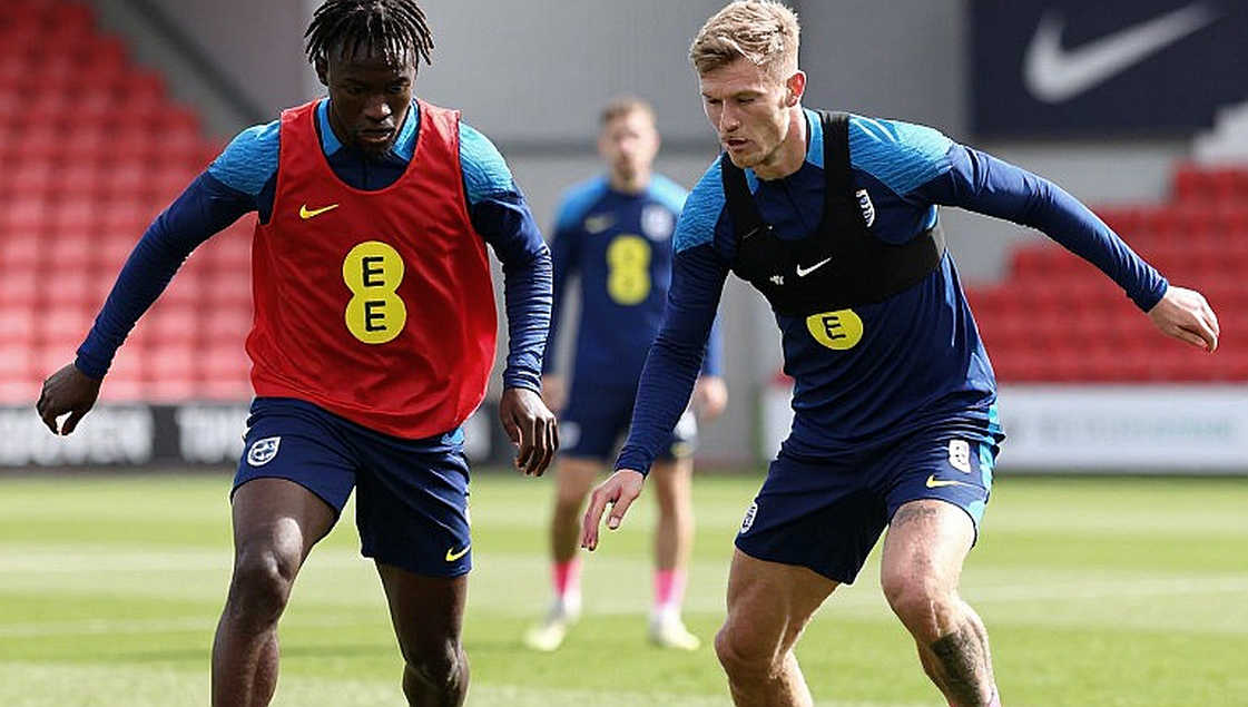 Diego Placente và biệt danh 'Negro': phòng thay đồ U-17 Argentina đụng chuẩn quốc tế