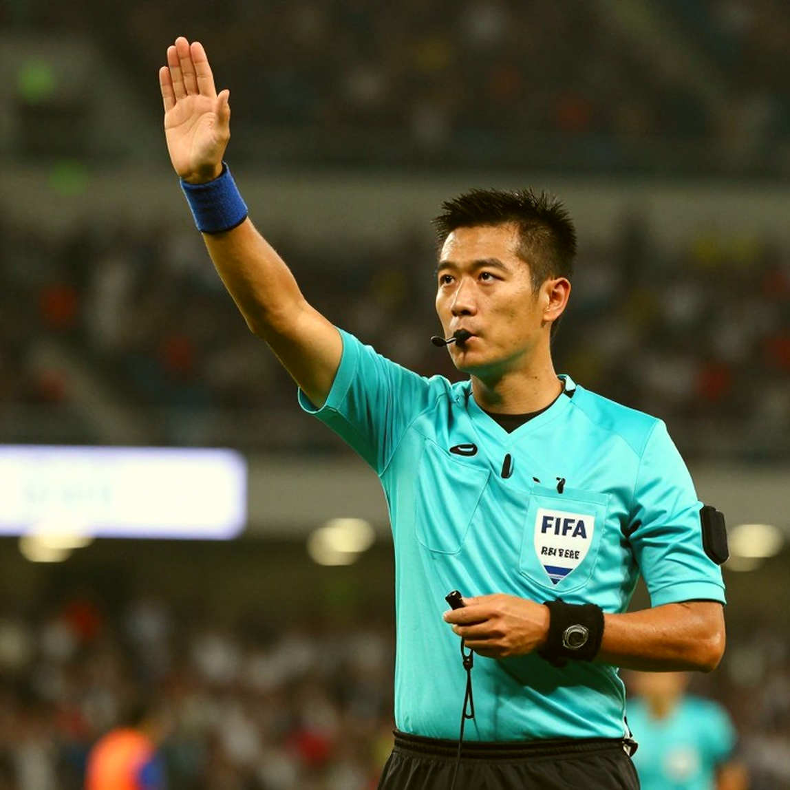 Kỳ chuyển nhượng V.League: tiền ở đâu và tiếng ồn đang che khuất điều gì
