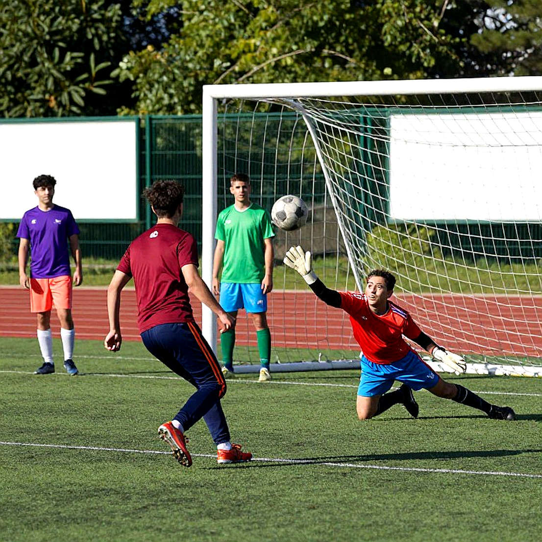 Thẻ phạt ở V.League: Góc nhìn trọng tài về khoảng cách chủ nhà - khách Thẻ phạt ở V.League: Góc nhìn trọng tài về khoảng cách chủ nhà - khách