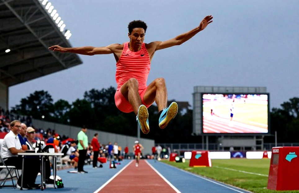 Kipchoge phá kỷ lục Melbourne ở tuổi 41: chiến thắng thật, đỉnh cao thì không